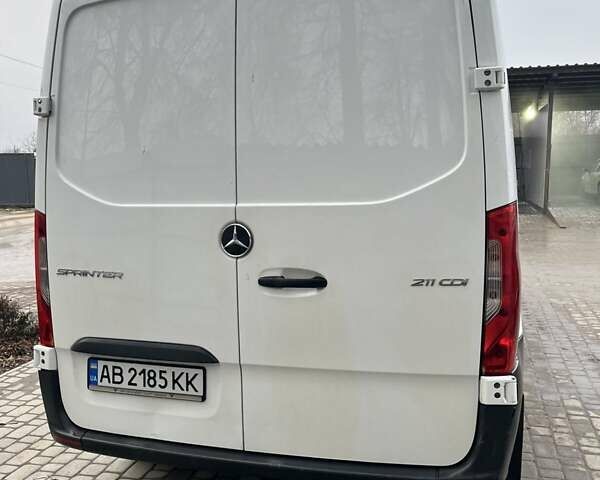 Белый Мерседес Sprinter, объемом двигателя 2.14 л и пробегом 266 тыс. км за 23300 $, фото 6 на Automoto.ua