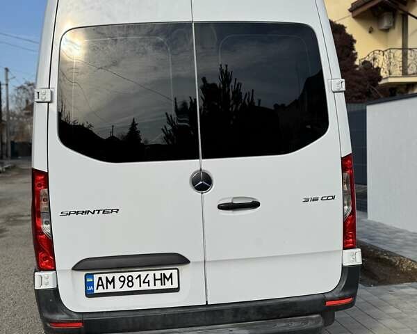Белый Мерседес Sprinter, объемом двигателя 2.14 л и пробегом 215 тыс. км за 30000 $, фото 30 на Automoto.ua