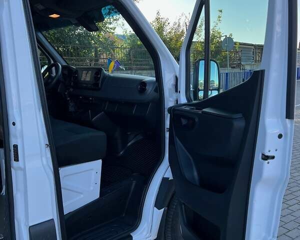 Белый Мерседес Sprinter, объемом двигателя 2.14 л и пробегом 690 тыс. км за 26000 $, фото 21 на Automoto.ua