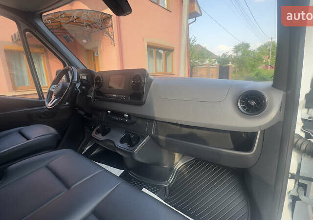 Белый Мерседес Sprinter, объемом двигателя 2.14 л и пробегом 280 тыс. км за 30027 $, фото 62 на Automoto.ua