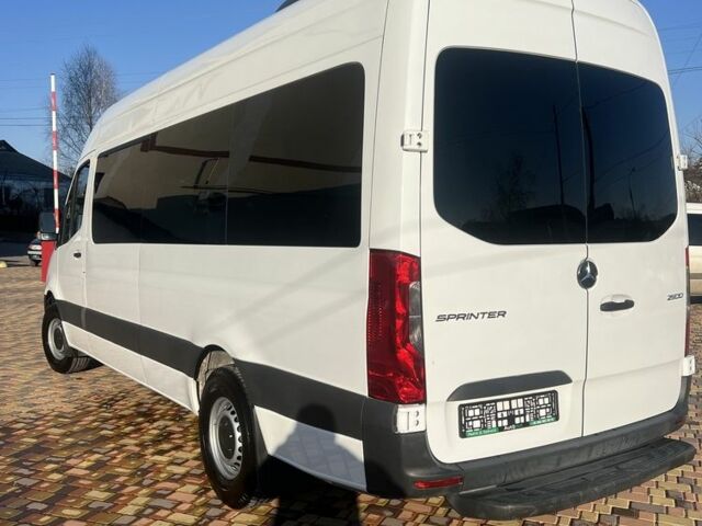 Белый Мерседес Sprinter, объемом двигателя 0 л и пробегом 125 тыс. км за 54500 $, фото 2 на Automoto.ua