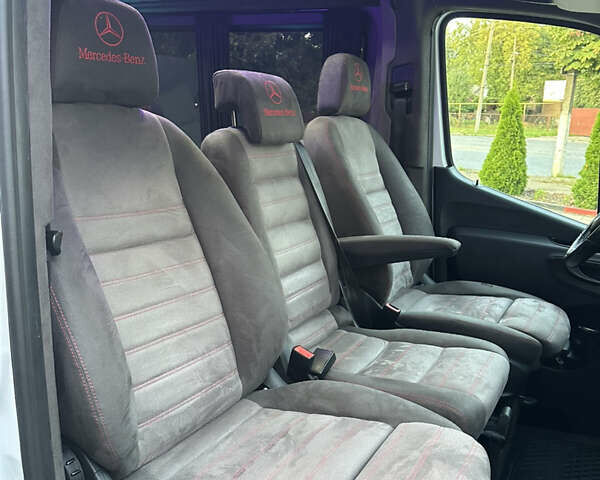 Белый Мерседес Sprinter, объемом двигателя 3 л и пробегом 336 тыс. км за 46329 $, фото 15 на Automoto.ua