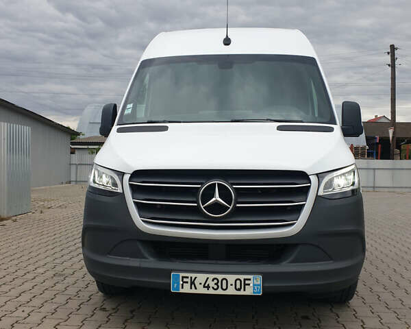 Белый Мерседес Sprinter, объемом двигателя 0 л и пробегом 334 тыс. км за 47793 $, фото 1 на Automoto.ua