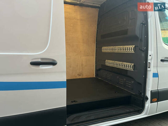 Белый Мерседес Sprinter, объемом двигателя 2.14 л и пробегом 280 тыс. км за 24800 $, фото 8 на Automoto.ua