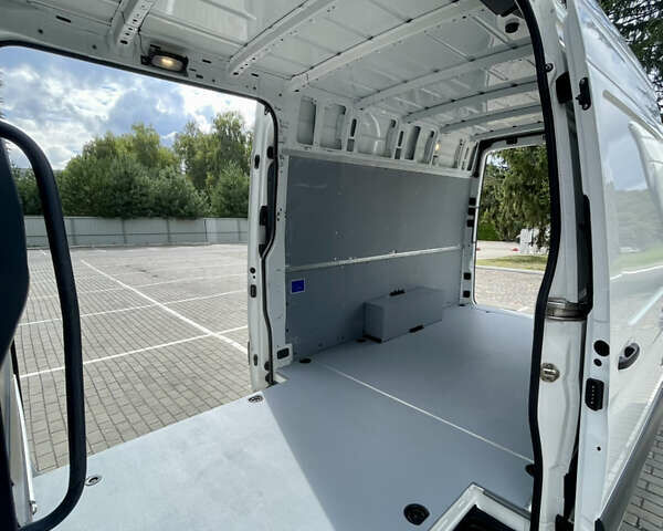 Белый Мерседес Sprinter, объемом двигателя 2.2 л и пробегом 155 тыс. км за 26500 $, фото 29 на Automoto.ua