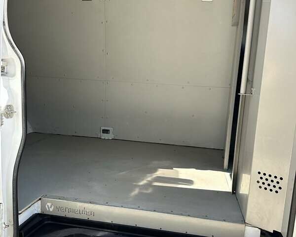 Белый Мерседес Sprinter, объемом двигателя 2.2 л и пробегом 246 тыс. км за 25900 $, фото 8 на Automoto.ua