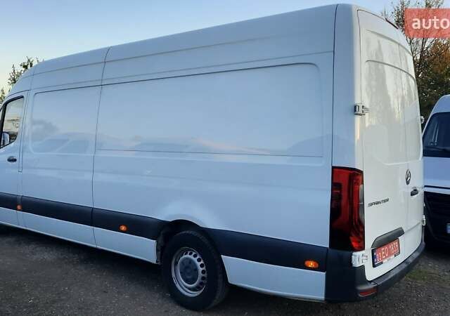 Белый Мерседес Sprinter, объемом двигателя 2.14 л и пробегом 330 тыс. км за 25000 $, фото 69 на Automoto.ua