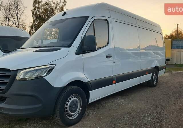 Белый Мерседес Sprinter, объемом двигателя 2.14 л и пробегом 330 тыс. км за 25000 $, фото 7 на Automoto.ua