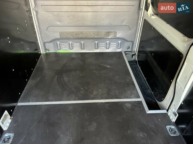 Белый Мерседес Sprinter, объемом двигателя 2.2 л и пробегом 371 тыс. км за 22300 $, фото 79 на Automoto.ua