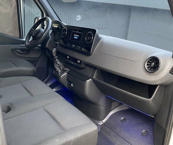 Белый Мерседес Sprinter, объемом двигателя 2.2 л и пробегом 500 тыс. км за 27200 $, фото 24 на Automoto.ua
