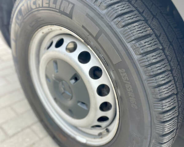 Белый Мерседес Sprinter, объемом двигателя 2.2 л и пробегом 257 тыс. км за 26000 $, фото 35 на Automoto.ua