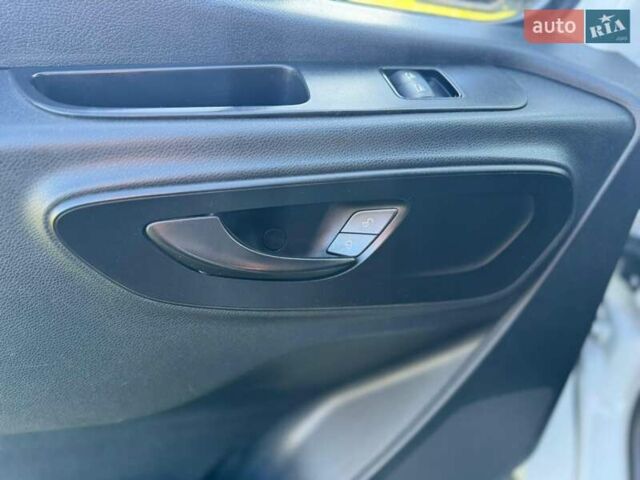 Білий Мерседес Sprinter, об'ємом двигуна 3 л та пробігом 488 тис. км за 47036 $, фото 4 на Automoto.ua