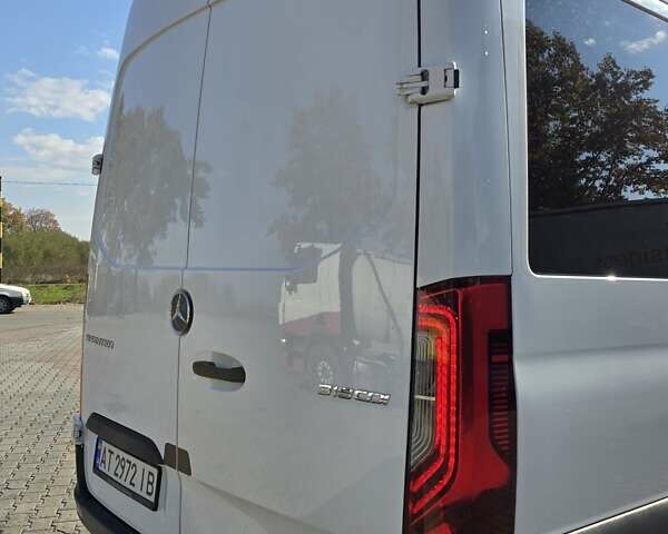 Белый Мерседес Sprinter, объемом двигателя 2.99 л и пробегом 650 тыс. км за 37000 $, фото 10 на Automoto.ua