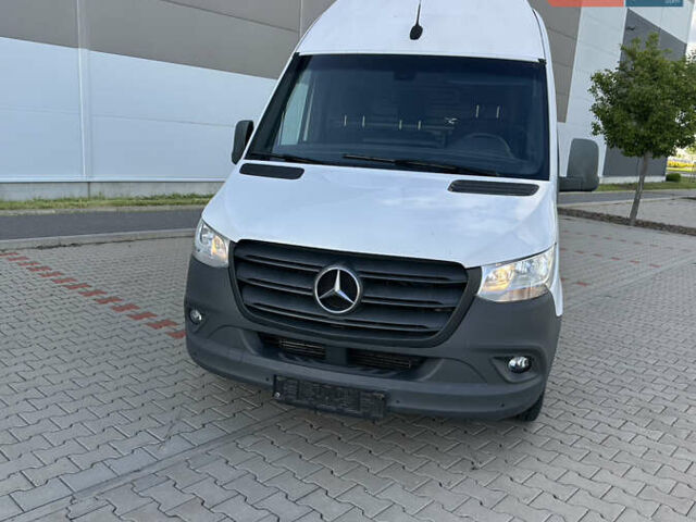 Белый Мерседес Sprinter, объемом двигателя 2.2 л и пробегом 360 тыс. км за 27000 $, фото 4 на Automoto.ua