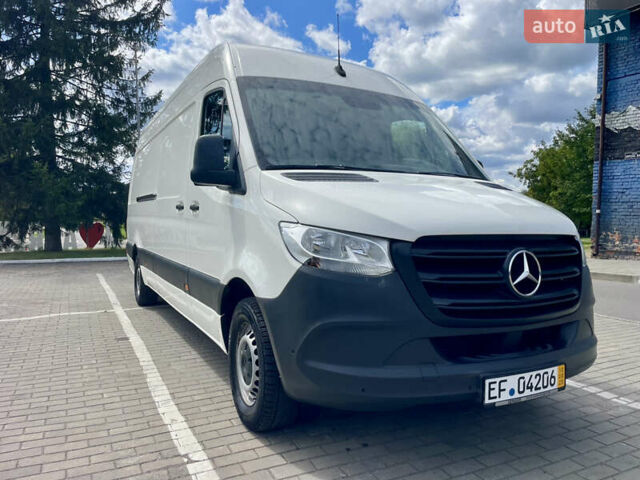 Белый Мерседес Sprinter, объемом двигателя 2.2 л и пробегом 257 тыс. км за 26000 $, фото 3 на Automoto.ua