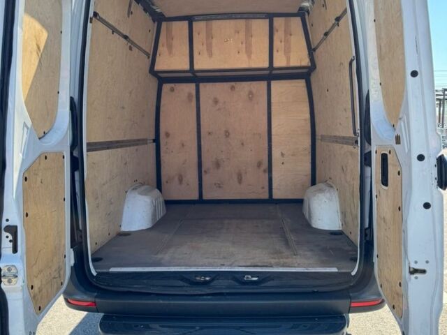 Білий Мерседес Sprinter, об'ємом двигуна 2.1 л та пробігом 420 тис. км за 40459 $, фото 6 на Automoto.ua