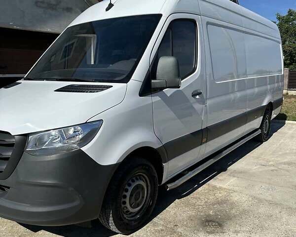 Белый Мерседес Sprinter, объемом двигателя 2.2 л и пробегом 246 тыс. км за 25900 $, фото 2 на Automoto.ua