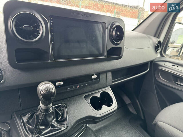 Белый Мерседес Sprinter, объемом двигателя 2.14 л и пробегом 262 тыс. км за 23700 $, фото 21 на Automoto.ua