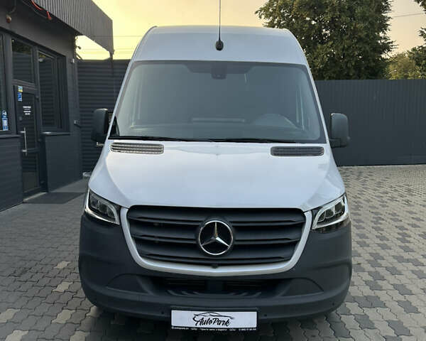 Белый Мерседес Sprinter, объемом двигателя 3 л и пробегом 336 тыс. км за 46329 $, фото 4 на Automoto.ua