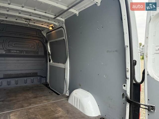 Белый Мерседес Sprinter, объемом двигателя 2.14 л и пробегом 282 тыс. км за 23543 $, фото 7 на Automoto.ua