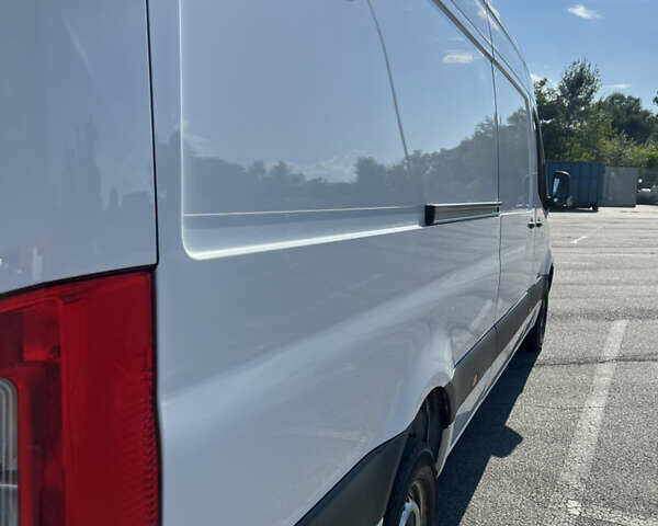 Белый Мерседес Sprinter, объемом двигателя 2.14 л и пробегом 260 тыс. км за 28000 $, фото 6 на Automoto.ua