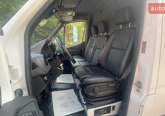Білий Мерседес Sprinter, об'ємом двигуна 2.14 л та пробігом 280 тис. км за 29902 $, фото 45 на Automoto.ua