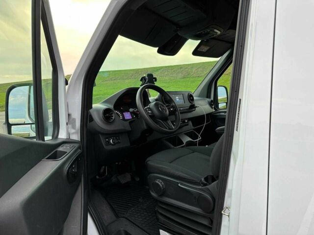 Белый Мерседес Sprinter, объемом двигателя 2.2 л и пробегом 340 тыс. км за 36110 $, фото 8 на Automoto.ua