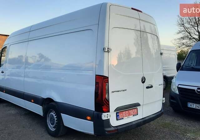 Белый Мерседес Sprinter, объемом двигателя 2.14 л и пробегом 330 тыс. км за 25000 $, фото 71 на Automoto.ua