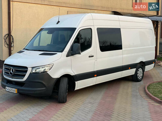 Белый Мерседес Sprinter, объемом двигателя 2.99 л и пробегом 182 тыс. км за 45746 $, фото 1 на Automoto.ua