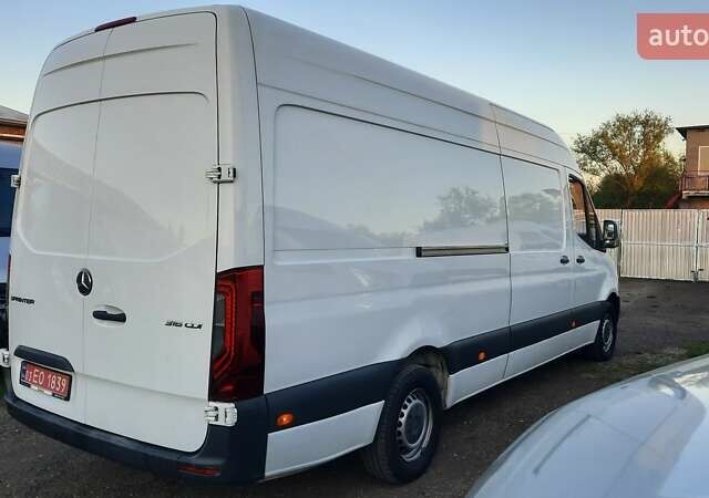 Белый Мерседес Sprinter, объемом двигателя 2.14 л и пробегом 330 тыс. км за 25000 $, фото 66 на Automoto.ua