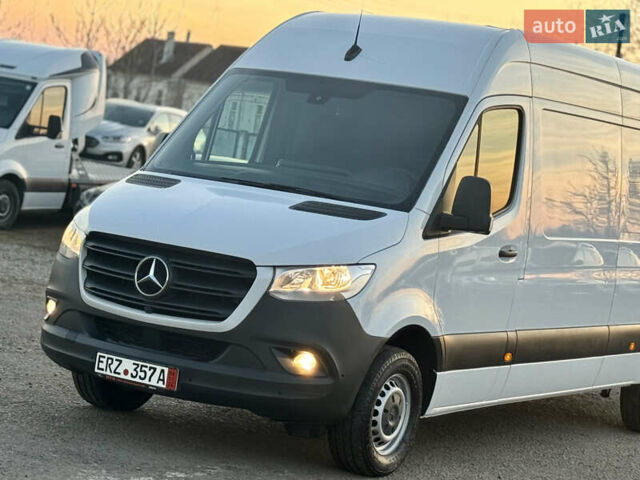 Белый Мерседес Sprinter, объемом двигателя 2.14 л и пробегом 240 тыс. км за 27900 $, фото 3 на Automoto.ua