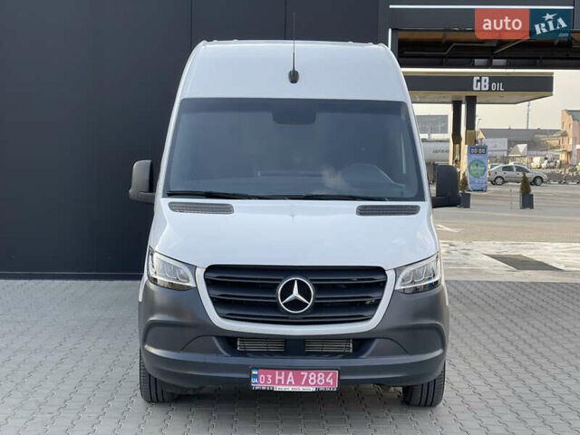 Белый Мерседес Sprinter, объемом двигателя 2.2 л и пробегом 45 тыс. км за 27800 $, фото 3 на Automoto.ua