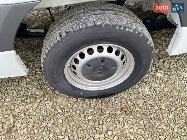 Белый Мерседес Sprinter, объемом двигателя 2.2 л и пробегом 256 тыс. км за 24500 $, фото 23 на Automoto.ua