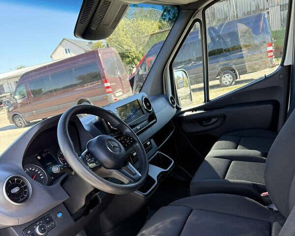 Белый Мерседес Sprinter, объемом двигателя 2.2 л и пробегом 301 тыс. км за 35500 $, фото 9 на Automoto.ua