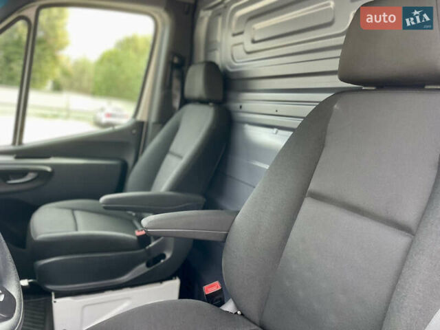 Белый Мерседес Sprinter, объемом двигателя 2.2 л и пробегом 257 тыс. км за 26000 $, фото 33 на Automoto.ua