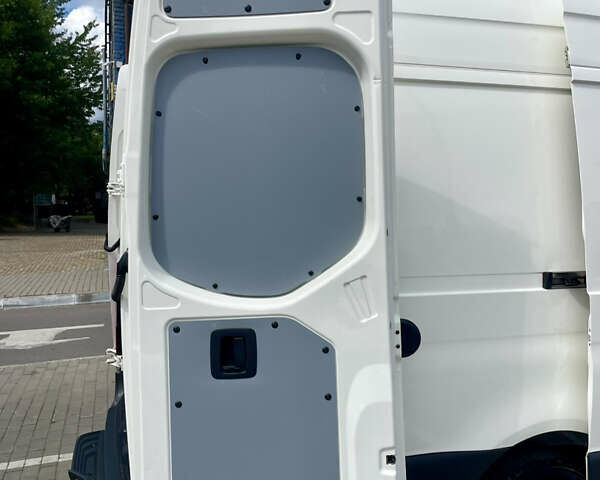 Белый Мерседес Sprinter, объемом двигателя 2.2 л и пробегом 257 тыс. км за 26000 $, фото 64 на Automoto.ua
