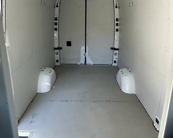 Белый Мерседес Sprinter, объемом двигателя 2.2 л и пробегом 246 тыс. км за 25900 $, фото 13 на Automoto.ua