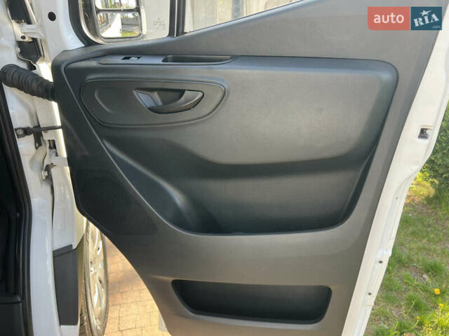 Белый Мерседес Sprinter, объемом двигателя 2.2 л и пробегом 371 тыс. км за 22300 $, фото 129 на Automoto.ua