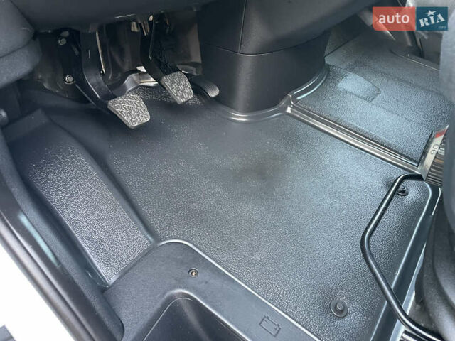 Білий Мерседес Sprinter, об'ємом двигуна 2.2 л та пробігом 280 тис. км за 23800 $, фото 27 на Automoto.ua