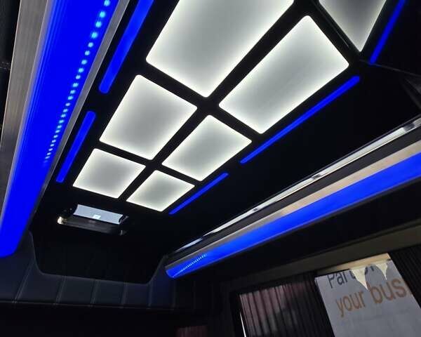Белый Мерседес Sprinter, объемом двигателя 2.99 л и пробегом 650 тыс. км за 37000 $, фото 28 на Automoto.ua