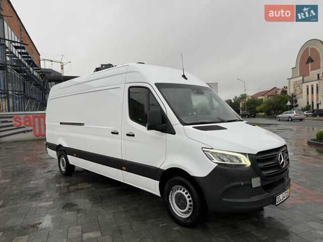 Белый Мерседес Sprinter, объемом двигателя 2.14 л и пробегом 256 тыс. км за 29992 $, фото 4 на Automoto.ua
