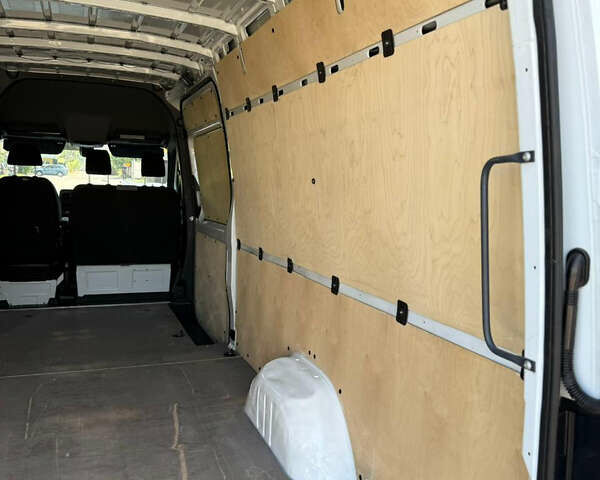 Белый Мерседес Sprinter, объемом двигателя 2.2 л и пробегом 325 тыс. км за 22803 $, фото 14 на Automoto.ua