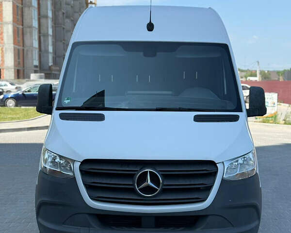 Белый Мерседес Sprinter, объемом двигателя 2.2 л и пробегом 325 тыс. км за 22803 $, фото 1 на Automoto.ua