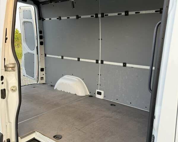 Белый Мерседес Sprinter, объемом двигателя 2.14 л и пробегом 294 тыс. км за 23599 $, фото 26 на Automoto.ua