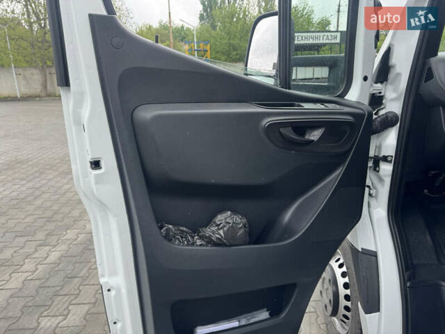 Белый Мерседес Sprinter, объемом двигателя 2.2 л и пробегом 301 тыс. км за 32000 $, фото 15 на Automoto.ua