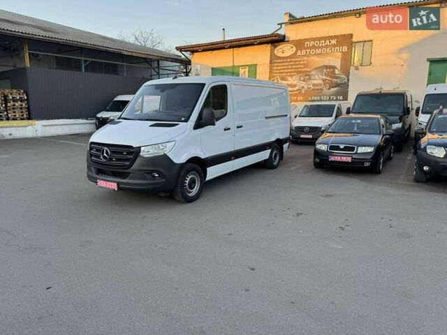 Белый Мерседес Sprinter, объемом двигателя 2.2 л и пробегом 180 тыс. км за 27900 $, фото 3 на Automoto.ua