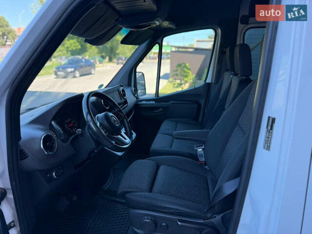 Белый Мерседес Sprinter, объемом двигателя 3 л и пробегом 183 тыс. км за 46623 $, фото 9 на Automoto.ua