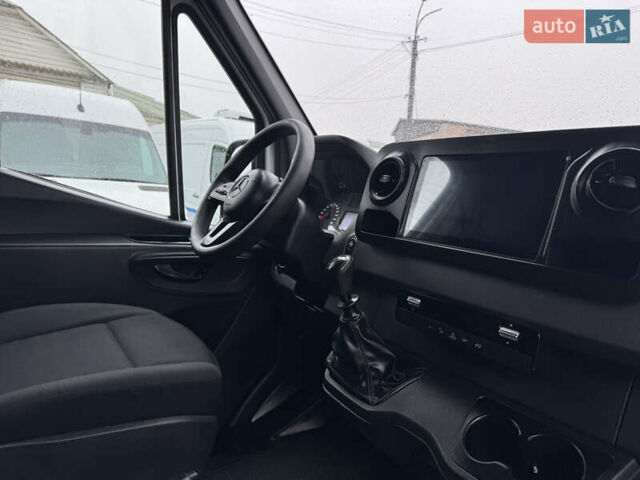 Белый Мерседес Sprinter, объемом двигателя 2.14 л и пробегом 262 тыс. км за 23700 $, фото 25 на Automoto.ua