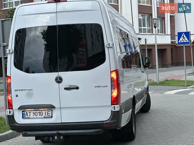 Белый Мерседес Sprinter, объемом двигателя 2.99 л и пробегом 250 тыс. км за 65000 $, фото 7 на Automoto.ua