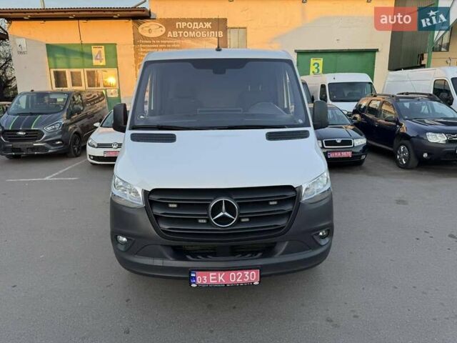Белый Мерседес Sprinter, объемом двигателя 2.2 л и пробегом 180 тыс. км за 27900 $, фото 2 на Automoto.ua